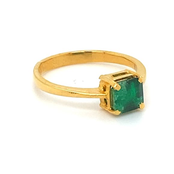 Emerald 1.44ct Solid 22K Yellow Gold Ring - Picture 4 of 8